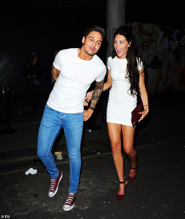 Također je viđena u noćnom izlasku sa zvijezdom Towie Mario Falcone uoči njegovog 26. rođendana u veljači 2014. - prije nego što se pojavila romansa s Timom