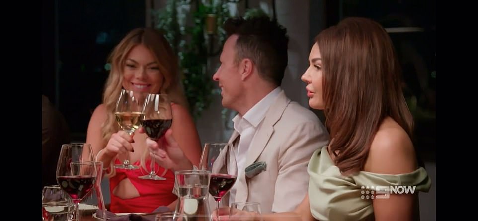 Dok je Jacqui (lijevo) vodila rat protiv Ryana, ona je skrivala vlastiti skandal - sastav izvan ekrana s Clintom Riceom (središte, s njegovom suprugom Lauren Hall s desne strane)