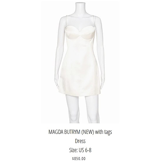 Ali odjeća koju prodaje na Kardashian Klosetu mnogo je veća. Na primjer, Magda Butrym Minidress u bjelokosti koja podsjeća na seksi proklizavanje iznenađujuća je veličina 6 do 8