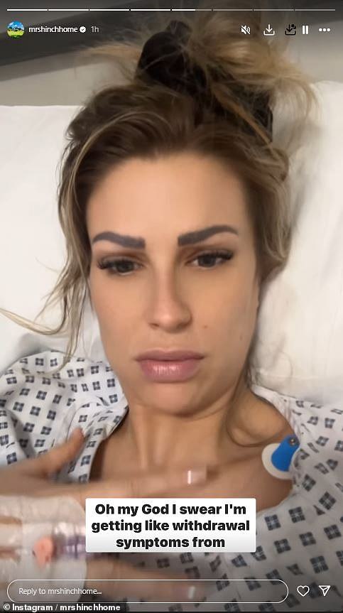 Gospođa Hinch objasnila je: 'U svakom slučaju, skratim dugu priču, imao sam krvni ugrušak u preponi, zdjelici, području nogu'