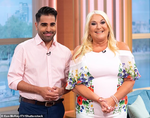 Vanessa (na slici, s dr. Ranjom u showu 2018.) redovito je razmišljala o najsalačnijim pitanjima dana tijekom njenih nastupa na programu