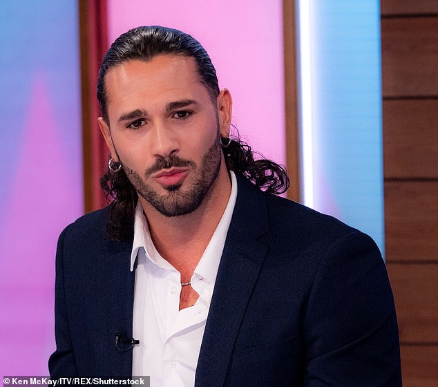 Obraćajući se njegovom izlazu iz emisije, na Instagramu je napisao 'devastirani' Graziano: 'Duboko žalim zbog događaja koji su doveli do mog odstupanja od strogog odlaska “(viđeno u veljači 2023.)