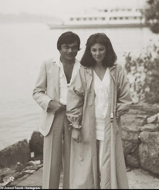 Kishor je također slikana sa svojom suprugom Nilam - Jesselova majka, koju je s ljubavlju nazvala 