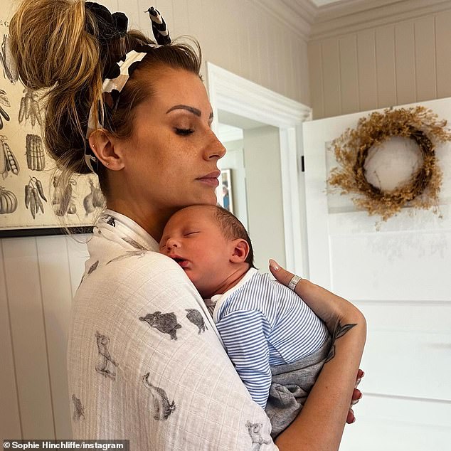 Pored srčanog prezentacije obiteljskih slika, Sophie je zamislila: 'Kažu to "osjećaji crijeva su čuvarski anđeli, slušajte ih" ... Ne bih se mogao više složiti