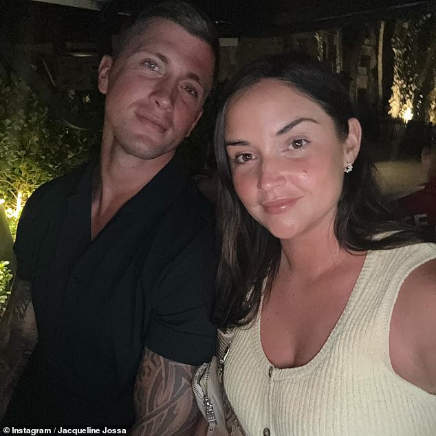 Smatra se da je EastEnders glumica, 32 godine i reality TV ličnost, 33, nazvala da prestane nakon osam godina braka