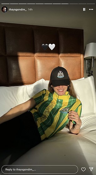 Talijanska fashionista nije bila jedini Newcastle Wag uhvaćen u uzbuđenju. Joelintonov partner Thays Gondim de Lira također se pridružio izgradnji