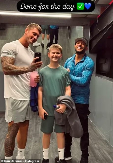 Dan je provela dan u teretani sa svojim sinom Teddyjem, 11, koju dijeli sa svojom bivšom Megan Tomlin -dok je Jacqueline slado spavala sa svojim kćerima