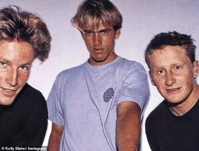 Shane Herring prikazan je desno s Kelly Slater (Middle) 1992. godine ispred Coke Surf Classic -a u Narrabeenu