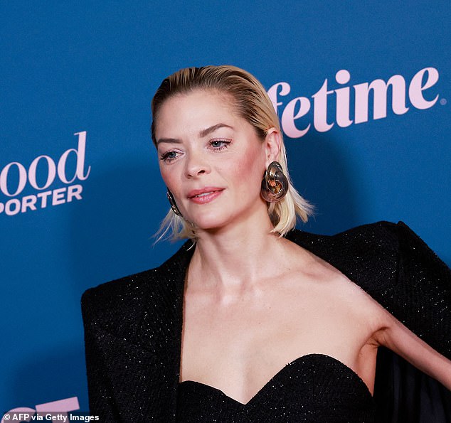 Slučaj skrbništva između glumice Jaime i bivšeg supruga Kylea Newmana (49), u ponedjeljak je u ponedjeljak skrenuo, jer je sudac naredio Newmanu da ima jedino fizičko skrbništvo nad svoja dva mlada sina. Kralj prikazan u LA -u 2022