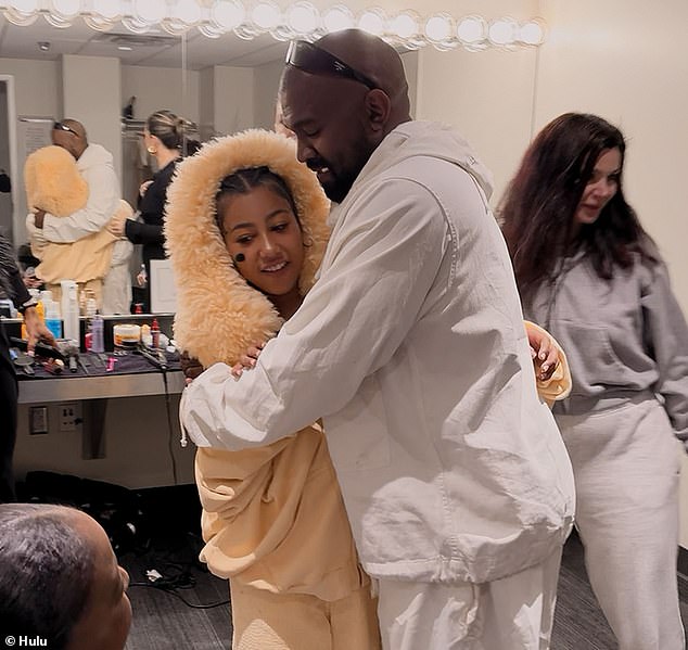 Izvori bliski Kim, navodno su ona i Kanye prošli tjedan imali saslušanje u hitnim slučajevima nakon što su završili posjet jer su Andrew i Tristan Tate navodno postavljeni da se pojave