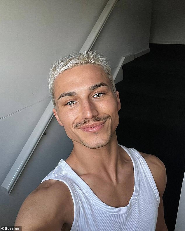 Također ulazi u miks je Dante Surace