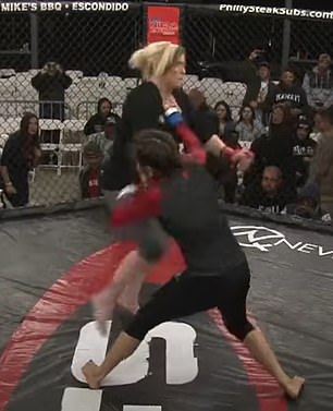 MacFarlane je napravila kratki posao svog protivnika kada su se njih dvoje sastali za Xplode Fight Series u 2015. godini