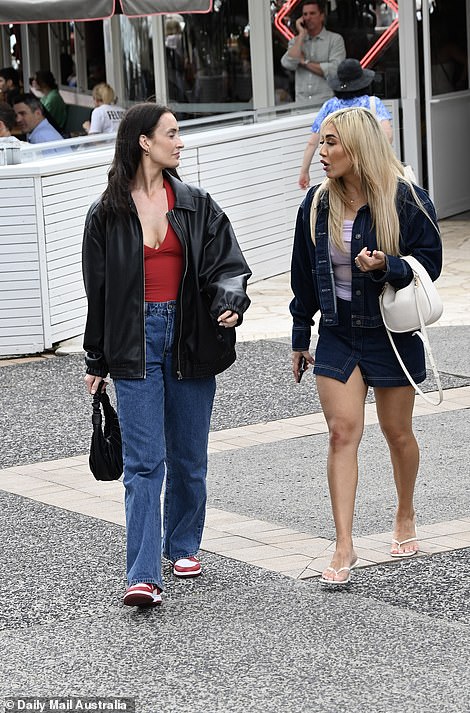 Također, unatoč tome što je bila u tlu kolege mladenke Jacquija Burfoota, kontroverzni sudionik također nije bio pozvan na nadoknadu