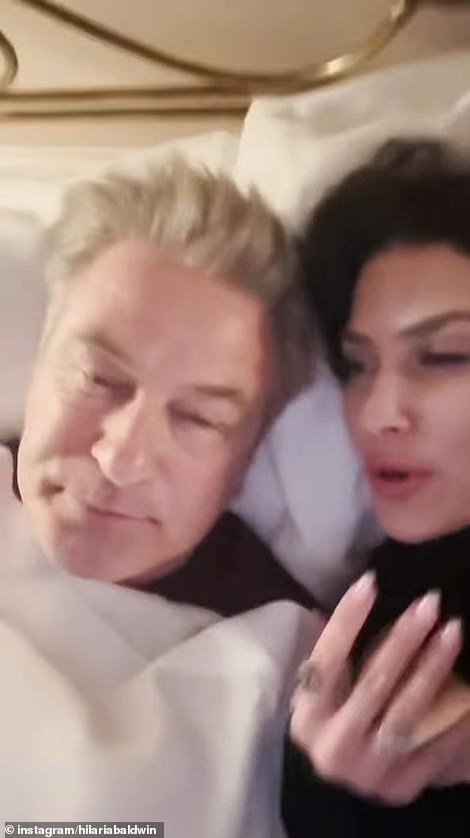 Međutim, da su prebacili uloge, a to je Alec Lip sinkronizirao kao njegova supruga i obrnuto