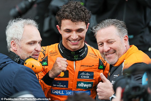 Zak Brown (desno) vjeruje da je Lando Norris ove sezone narastao 'Pet godina u samopouzdanju'