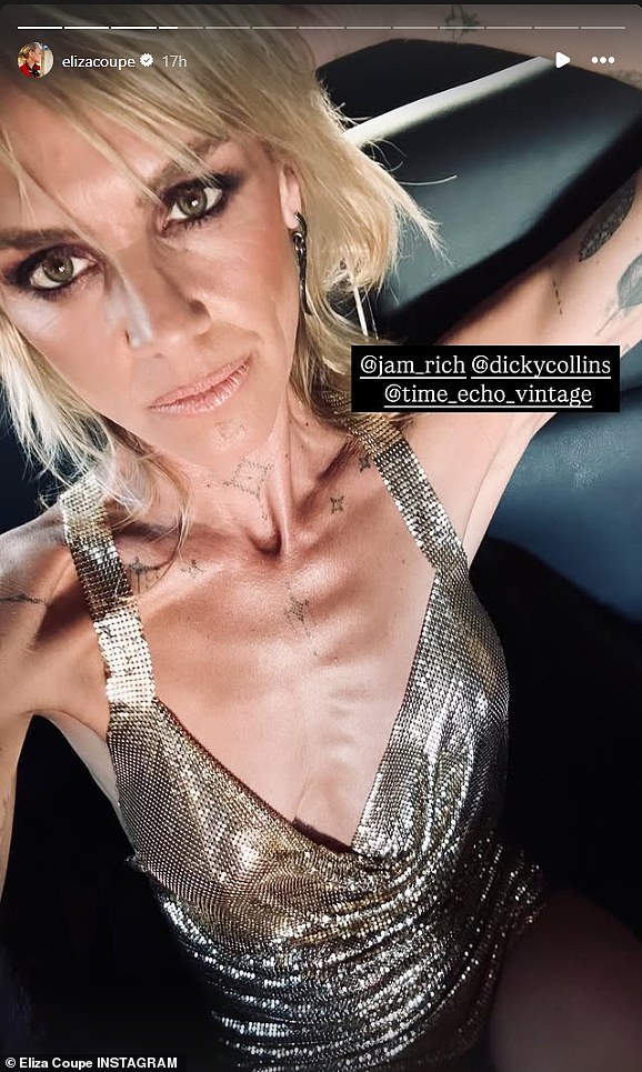 Eliza je pokazala svoje tetovaže i vrlo tanki okvir u svojoj haljini