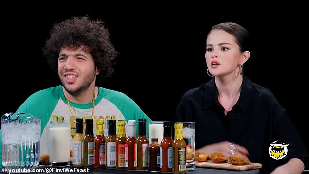 Dvojac je također prikupio pohvale gledatelja za njihovu šarmantnu kemiju, više od jedne godine i tri mjeseca u njihovoj romantici