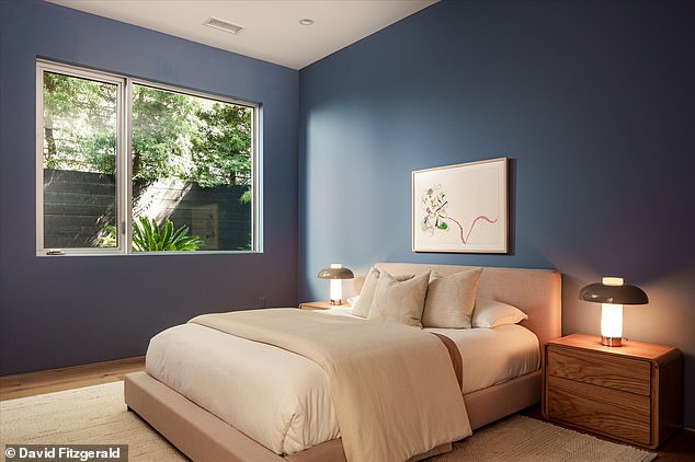 Treća spavaća soba također ima veliki prozor, s visokim stropovima