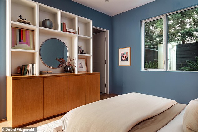 Treća spavaća soba ima ugrađeni sustav polica