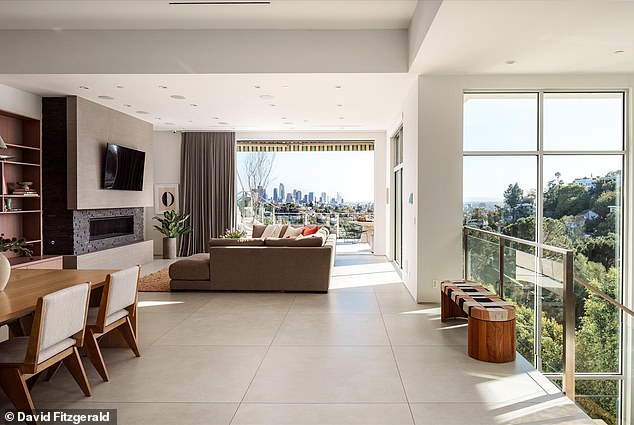 Pogled iz blagovaonice kuće