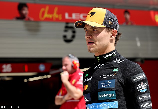 Lando Norris u međuvremenu je postigao samo jedan bod, jer je završio osmi nakon otvaranja Erroe
