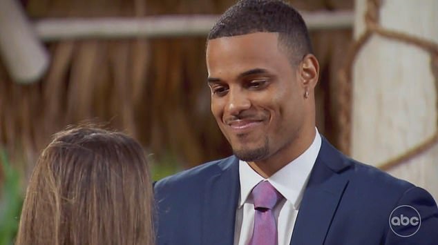 Grant je u utorak rekao Peopleu da su sretno zaručeni. 