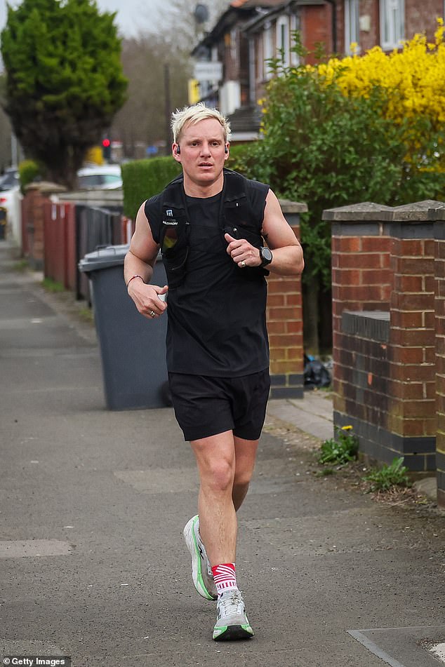 Dolazi nakon što je Jamie otkrio da je loš 'kafički penis' bio samo jedna od ozljeda koje je pretrpio tijekom izazova