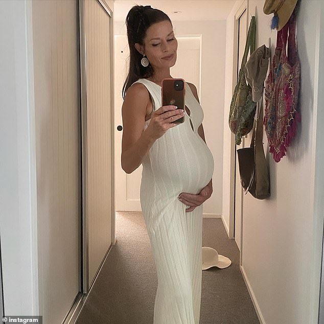 Dok je gledala sliku majčinstva, Madeleine je otkrila neke od nevolja koje dolaze s trećim tromjesečjem u natpisu