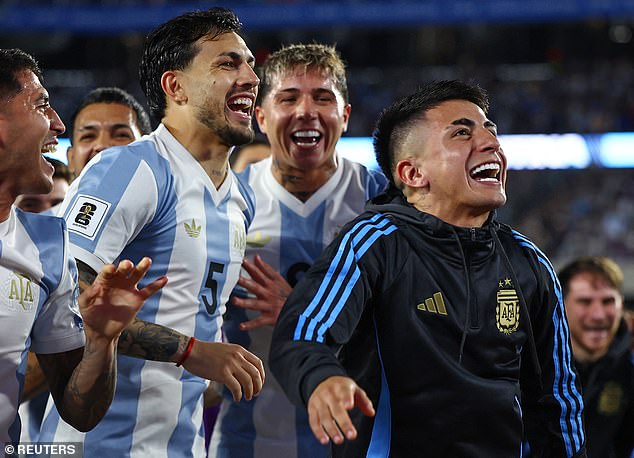 Nakon punog radnog vremena, igrači Argentine popjevali su o smrti brazilskog nogometa