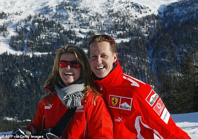 Schumacherova obitelj ostaje vrlo zaštitnička prema svojoj privatnosti (na slici sa suprugom Corinnom 2005.)