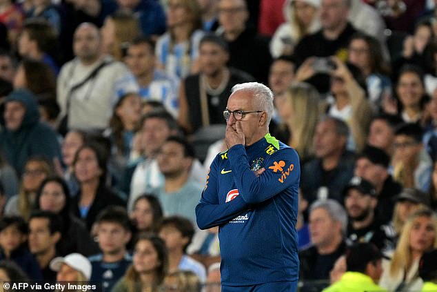 Izvješća u Brazilu tvrde da je Dorival Junior na rubu vreće nakon što je u srijedu ponižavajući poraz Argentina