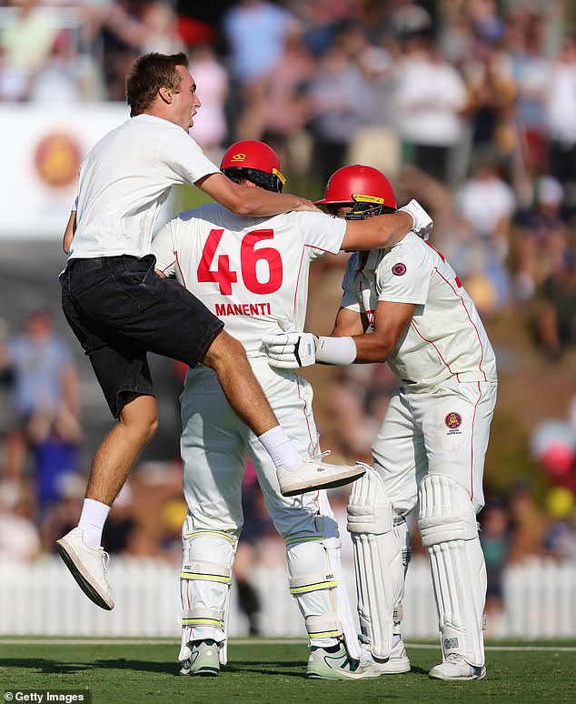 Južna Australija zarobila je zaželjeni štit prvi put nakon 1995/96 pobjedom od četiri wicket nad Queenslandom