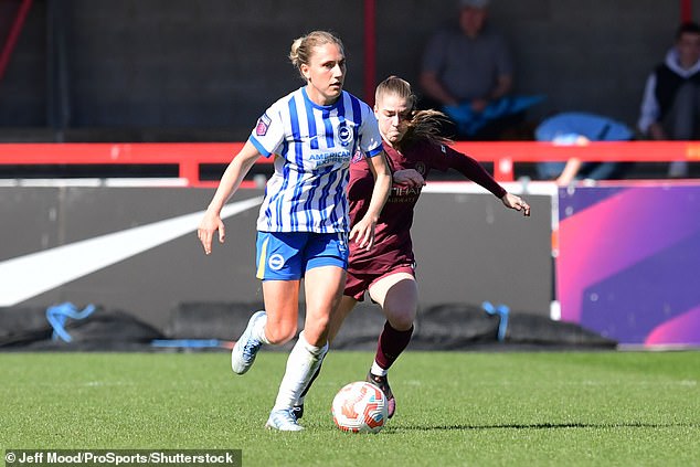 Čini se da je Brighton otkrio još jedan rijedak dragulj u 22-godišnjoj Maisie Symonds (lijevo)