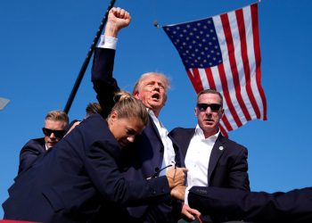 AP fotograf koji je fotografirao Trumpa nakon pokušaja atentata borio se protiv njegove zabrane Bijele kuće