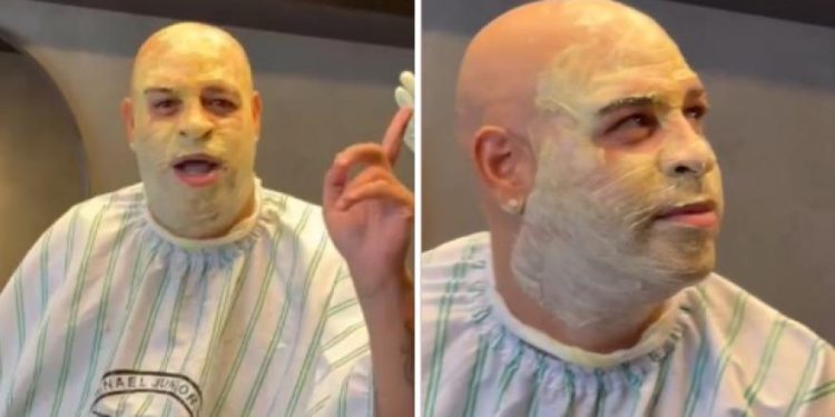 Adriano “maska” i smije se
