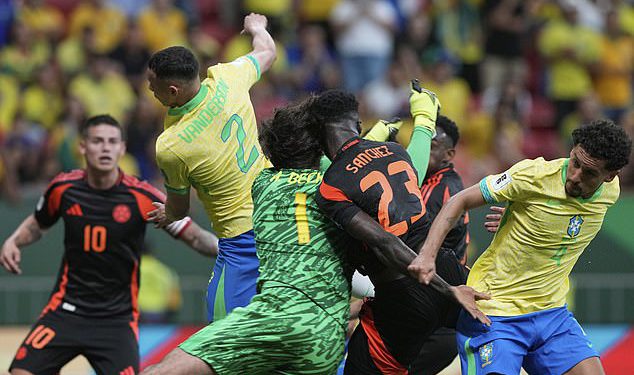 Alisson Becker prisilio se dok je bio na dužnosti u Brazilu nakon sukoba s bivšim suparnikom Premier lige – dok se Liverpool suoči s nervoznim čekanjem sa zvijezdom u daljnjim testovima