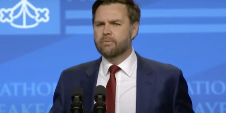 Američki potpredsjednik predvodio molitvu za Papu Franju: ‘Svaki dan molimo, djeca i ja’