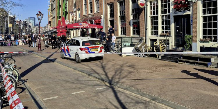 Amsterdam ubod: Pet ozlijeđenih u napadu noža u blizini brane