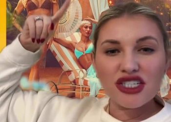 Amy Hart Love Island otkriva kako je zapravo bilo intervjuirati ex Curtis Pritchard jer su njihove uloge bile preokrenute na podcastu emisije