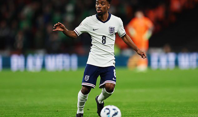 Angel Gomes je postavio snub 100.000 000 dolara tjedno premijer lige ‘, jer je veznjak Engleske blizu kraja Lille ugovora