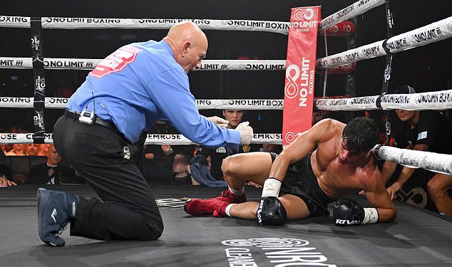 Aussie bokser Brock Jarvis trpi brutalni treći krug pobijedila poraz od strane američke zvijezde Keith Thurman – dok Jeff Fenech skače od barijera da bude obrub