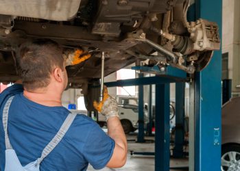 Auto Klub – Dobro je znati: Ako mehaničar u servisu koristi bilo koju od ovih rečenica, bježite…