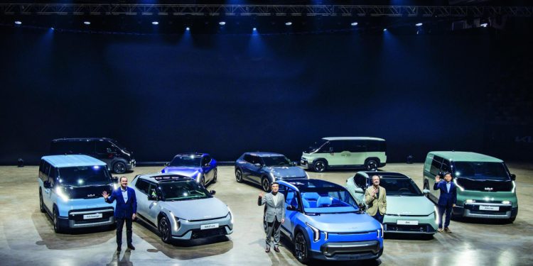 Auto Klub – Kia u električnoj ofenzivi: Na događaju Kia EV day 2025. pokazani kompaktni EV4, EV2 Concept i kombi PV5