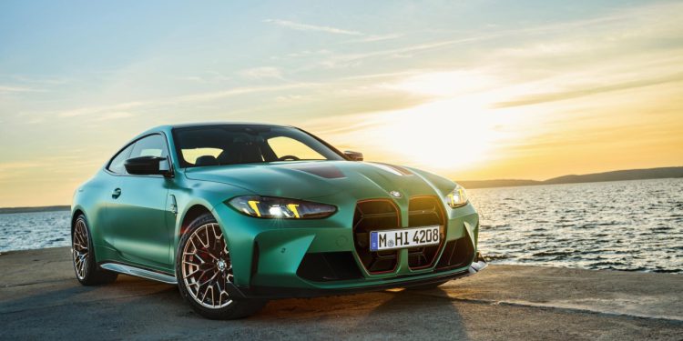 Auto Klub – Mladiću (20) odbili probnu vožnju BMW-a M4 CS pa svojim autom uletio u izlog salona: ‘Hoćete li mi sada dati ključeve?’