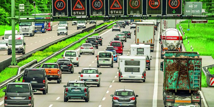 Auto Klub – Na Autobahnu je maksimalna dozvoljena brzina neograničena, ali koliko se brzo Nijemci zapravo voze?