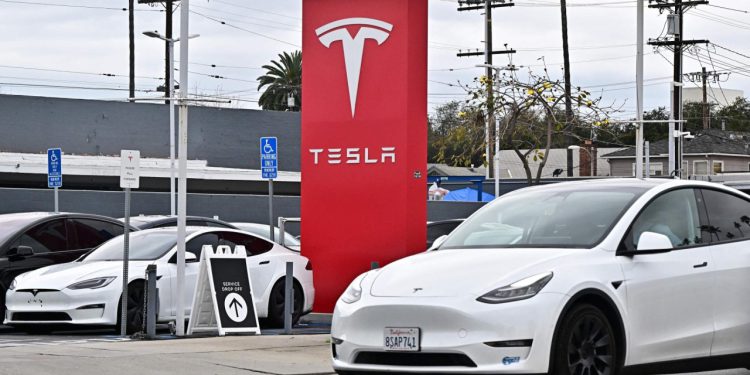 Auto Klub – Nagli pad vrijednosti Tesle neusporediv je s bilo kojim drugim događajem u povijesti automobila