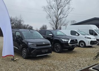 Auto Klub – Novo na hrvatskom tržištu: Toyota predstavila Proace Max, stiže i osvježeni Hilux