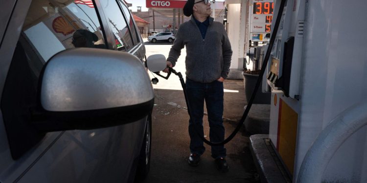 Auto Klub – Radikalna mjera: Zabrana točenja goriva za aute starije od 15 godina!