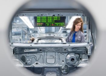 Auto Klub – Spriječen slom: Europska komisija mijenja pravila o emisijama kako bi pomogla automobilskoj industriji