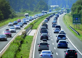 Auto Klub – Stigao je odgovor na vječno pitanje: Evo koja traka je brža u gužvi na autocesti
